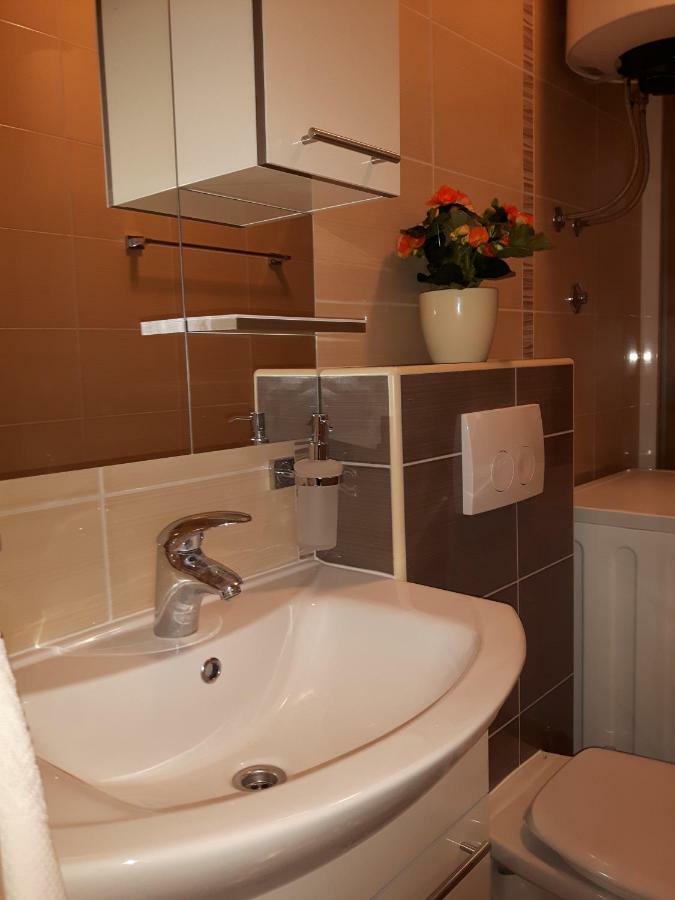 Apartment Stipe Split Luaran gambar